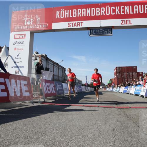 03.10.2025 - Köhlbrandbrückenlauf Jannik Wohlers http://msf.ph/oto/9125754 03.10.2025 12:49:45 Ziel 5687, 5688, 6253, 6482 meine-sportfotos.de