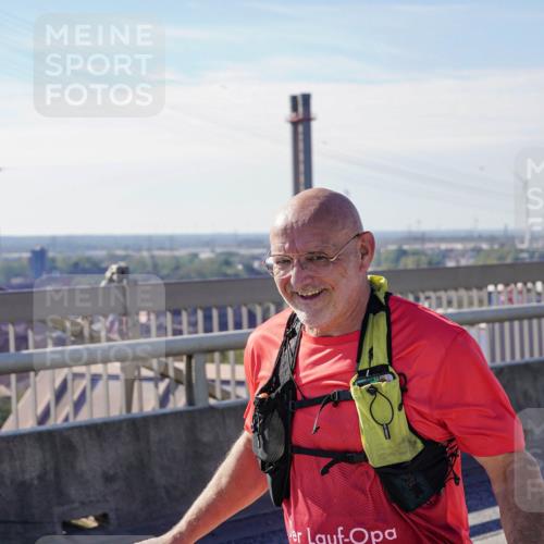03.10.2025 - Köhlbrandbrückenlauf Michael Burmester http://msf.ph/oto/9125776 03.10.2025 13:10:10 Position 2  meine-sportfotos.de