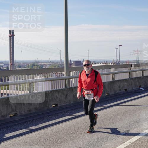 03.10.2025 - Köhlbrandbrückenlauf Michael Burmester http://msf.ph/oto/9125803 03.10.2025 13:10:13 Position 2 327 meine-sportfotos.de