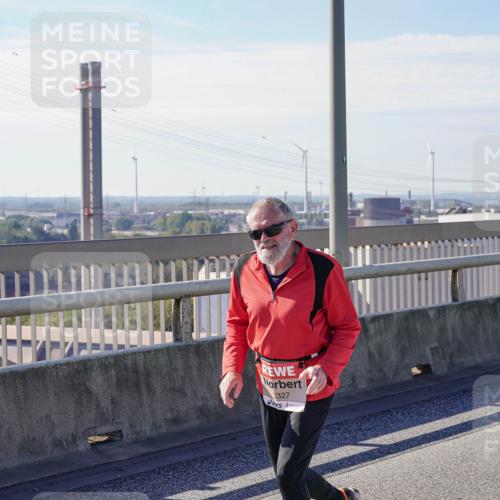 03.10.2025 - Köhlbrandbrückenlauf Michael Burmester http://msf.ph/oto/9125808 03.10.2025 13:10:14 Position 2 327 meine-sportfotos.de