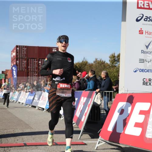 03.10.2025 - Köhlbrandbrückenlauf Jannik Wohlers http://msf.ph/oto/9125863 03.10.2025 12:57:31 Ziel 4105, 4150, 4186, 4518, 6015, 6020, 6122, 6767 meine-sportfotos.de