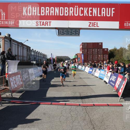 03.10.2025 - Köhlbrandbrückenlauf Jannik Wohlers http://msf.ph/oto/9125868 03.10.2025 12:57:54 Ziel 4037, 4046, 4102, 4654, 5669, 5960, 5961, 6371, 6518, 6519, 6520 meine-sportfotos.de