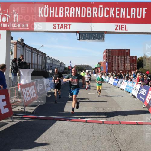 03.10.2025 - Köhlbrandbrückenlauf Jannik Wohlers http://msf.ph/oto/9125883 03.10.2025 12:57:55 Ziel 4037, 4046, 4102, 4654, 5669, 5960, 5961, 6371, 6518, 6519, 6520 meine-sportfotos.de