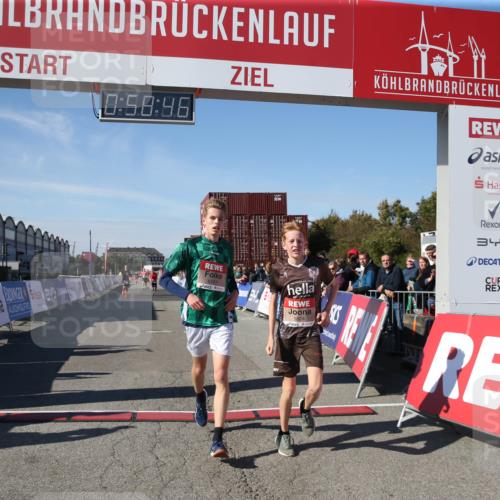 03.10.2025 - Köhlbrandbrückenlauf Jannik Wohlers http://msf.ph/oto/9125916 03.10.2025 12:58:46 Ziel 4148, 4368, 5824, 6167 meine-sportfotos.de