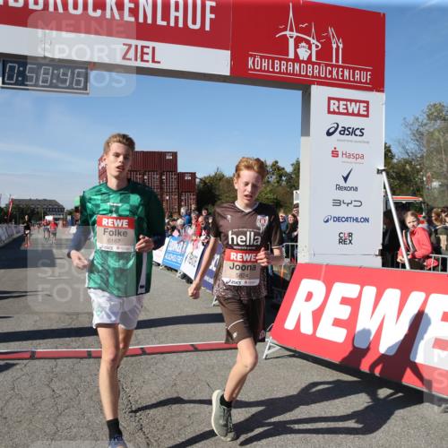 03.10.2025 - Köhlbrandbrückenlauf Jannik Wohlers http://msf.ph/oto/9125924 03.10.2025 12:58:46 Ziel 4148, 4368, 5824, 6167 meine-sportfotos.de