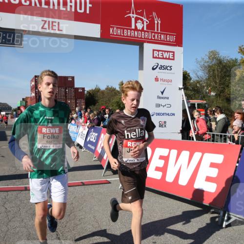 03.10.2025 - Köhlbrandbrückenlauf Jannik Wohlers http://msf.ph/oto/9125928 03.10.2025 12:58:47 Ziel 4148, 4368, 5824, 6167 meine-sportfotos.de