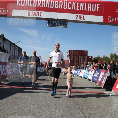 03.10.2025 - Köhlbrandbrückenlauf Jannik Wohlers http://msf.ph/oto/9125937 03.10.2025 13:00:12 Ziel 4020, 4192, 4250, 4261, 4319, 6097, 6203, 6368, 6760, 6798 meine-sportfotos.de