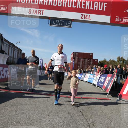 03.10.2025 - Köhlbrandbrückenlauf Jannik Wohlers http://msf.ph/oto/9125938 03.10.2025 13:00:12 Ziel 4020, 4192, 4250, 4261, 4319, 6097, 6203, 6368, 6760, 6798 meine-sportfotos.de