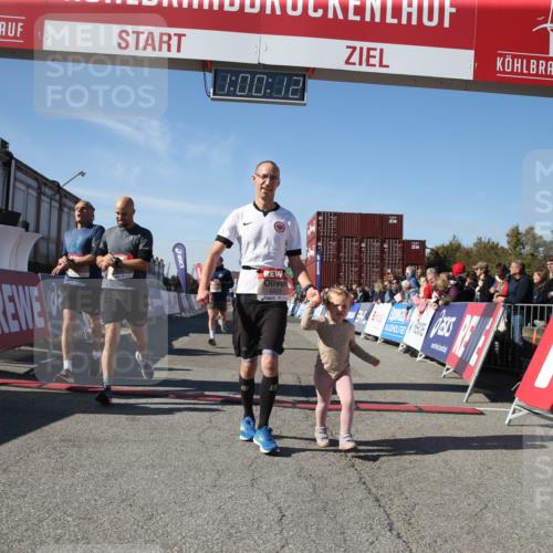 03.10.2025 - Köhlbrandbrückenlauf Jannik Wohlers http://msf.ph/oto/9125942 03.10.2025 13:00:13 Ziel 4020, 4192, 4250, 4261, 4319, 6097, 6203, 6236, 6368, 6760, 6798 meine-sportfotos.de
