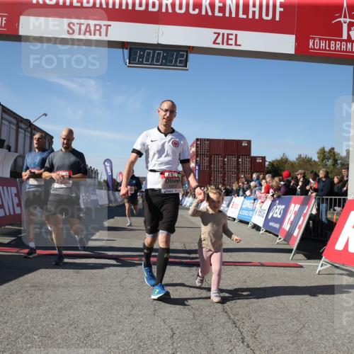 03.10.2025 - Köhlbrandbrückenlauf Jannik Wohlers http://msf.ph/oto/9125943 03.10.2025 13:00:13 Ziel 4020, 4192, 4250, 4261, 4319, 6097, 6203, 6236, 6368, 6760, 6798 meine-sportfotos.de