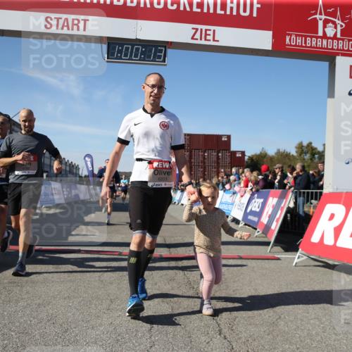 03.10.2025 - Köhlbrandbrückenlauf Jannik Wohlers http://msf.ph/oto/9125948 03.10.2025 13:00:13 Ziel 4020, 4192, 4250, 4261, 4319, 6097, 6203, 6236, 6368, 6760, 6798 meine-sportfotos.de