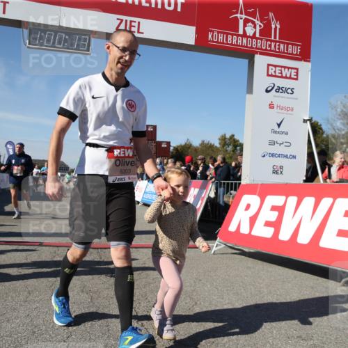 03.10.2025 - Köhlbrandbrückenlauf Jannik Wohlers http://msf.ph/oto/9125956 03.10.2025 13:00:13 Ziel 4020, 4192, 4250, 4261, 4319, 6097, 6203, 6236, 6368, 6760, 6798 meine-sportfotos.de