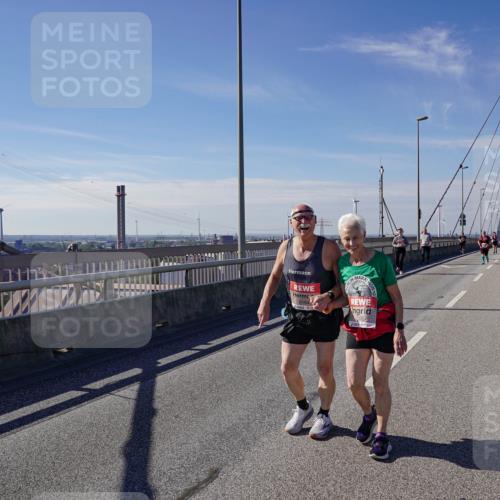 03.10.2025 - Köhlbrandbrückenlauf Michael Burmester http://msf.ph/oto/9125979 03.10.2025 13:10:40 Position 2  meine-sportfotos.de