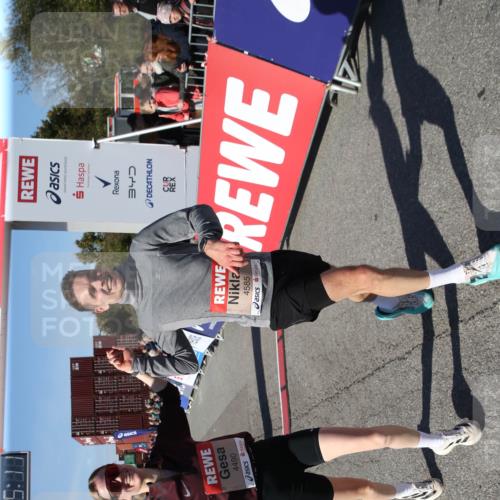 03.10.2025 - Köhlbrandbrückenlauf Jannik Wohlers http://msf.ph/oto/9126000 03.10.2025 13:05:12 Ziel 4098, 4256, 4344, 4390, 4490, 4585, 4751, 4877, 5951, 5969, 6081, 6719 meine-sportfotos.de