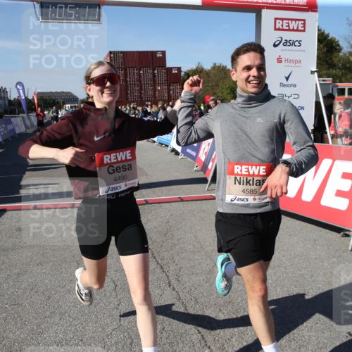 03.10.2025 - Köhlbrandbrückenlauf Jannik Wohlers http://msf.ph/oto/9126003 03.10.2025 13:05:12 Ziel 4098, 4256, 4344, 4390, 4490, 4585, 4751, 4877, 5951, 5969, 6081, 6719 meine-sportfotos.de