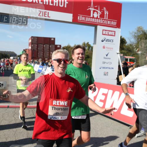 03.10.2025 - Köhlbrandbrückenlauf Jannik Wohlers http://msf.ph/oto/9126025 03.10.2025 13:10:35 Ziel 4386, 4429, 4514, 4710, 4711, 4774, 5229, 5383, 5410, 5689, 5738, 5889, 6024, 6177, 6269, 6273, 6294, 6779, 6781, 6782 meine-sportfotos.de