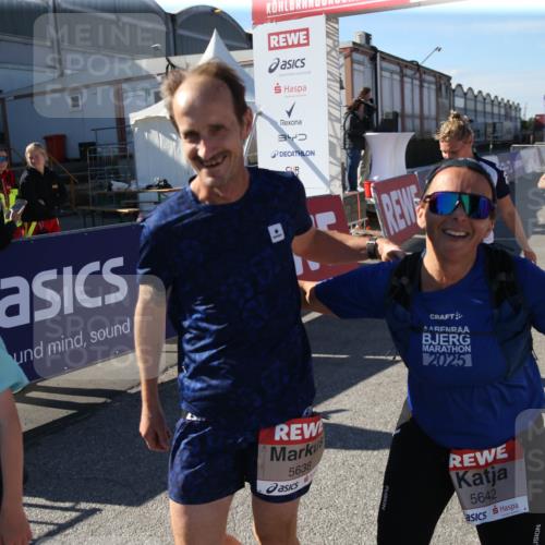 03.10.2025 - Köhlbrandbrückenlauf Jannik Wohlers http://msf.ph/oto/9126074 03.10.2025 13:17:26 Ziel 4404, 4686, 4746, 4818, 4988, 5007, 5008, 5031, 5638, 5642, 5890, 5943, 6069, 6389, 6710 meine-sportfotos.de