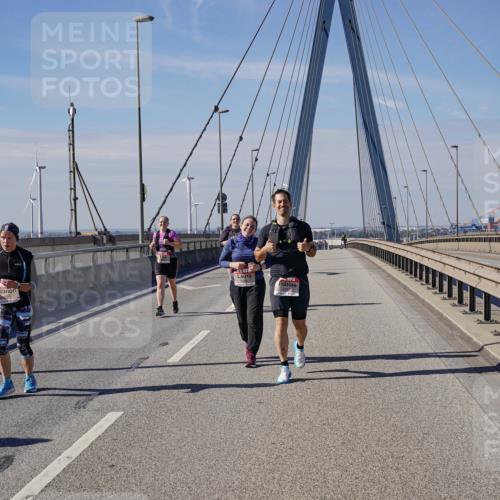 03.10.2025 - Köhlbrandbrückenlauf Michael Burmester http://msf.ph/oto/9126084 03.10.2025 13:10:53 Position 2  meine-sportfotos.de