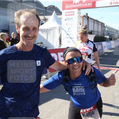 03.10.2025 - Köhlbrandbrückenlauf Jannik Wohlers http://msf.ph/oto/9126090 03.10.2025 13:17:27 Ziel 4012, 4686, 4746, 4818, 4988, 5007, 5008, 5031, 5638, 5642, 5890, 5943, 6069, 6389, 6710 meine-sportfotos.de