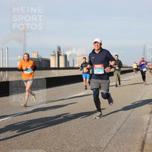 03.10.2025 - Köhlbrandbrückenlauf Lena Gebhardt http://msf.ph/oto/9126162 03.10.2025 09:46:06 Position 2 2843 meine-sportfotos.de