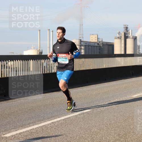 03.10.2025 - Köhlbrandbrückenlauf Lena Gebhardt http://msf.ph/oto/9126213 03.10.2025 09:46:08 Position 2 10, 1316, 1144 meine-sportfotos.de