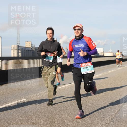 03.10.2025 - Köhlbrandbrückenlauf Lena Gebhardt http://msf.ph/oto/9126237 03.10.2025 09:46:09 Position 2 144, 1106 meine-sportfotos.de