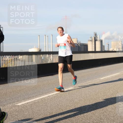 03.10.2025 - Köhlbrandbrückenlauf Lena Gebhardt http://msf.ph/oto/9126268 03.10.2025 09:46:10 Position 2 1144, 1997 meine-sportfotos.de