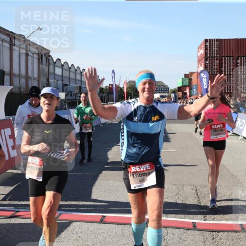 03.10.2025 - Köhlbrandbrückenlauf Jannik Wohlers http://msf.ph/oto/9126274 03.10.2025 13:21:48 Ziel 4064, 4067, 4139, 4519, 4843, 4913, 4979, 5329, 5345, 5894, 5895, 5901, 5981, 6532, 6662 meine-sportfotos.de