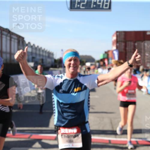 03.10.2025 - Köhlbrandbrückenlauf Jannik Wohlers http://msf.ph/oto/9126285 03.10.2025 13:21:48 Ziel 4064, 4067, 4139, 4519, 4843, 4913, 4979, 5329, 5345, 5894, 5895, 5901, 5981, 6532, 6662 meine-sportfotos.de
