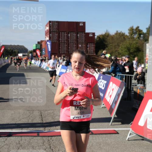03.10.2025 - Köhlbrandbrückenlauf Jannik Wohlers http://msf.ph/oto/9126294 03.10.2025 13:21:49 Ziel 4064, 4067, 4139, 4519, 4843, 4979, 5329, 5345, 5894, 5895, 5901, 5981, 6532, 6662 meine-sportfotos.de