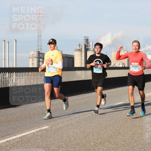 03.10.2025 - Köhlbrandbrückenlauf Lena Gebhardt http://msf.ph/oto/9126309 03.10.2025 09:46:16 Position 2 1474, 1273, 1165, 2901 meine-sportfotos.de