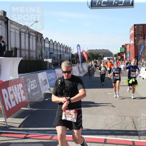 03.10.2025 - Köhlbrandbrückenlauf Jannik Wohlers http://msf.ph/oto/9126310 03.10.2025 13:21:58 Ziel 4291, 4843, 5776, 6005, 6237, 6332, 6532, 6684, 6687, 6729 meine-sportfotos.de