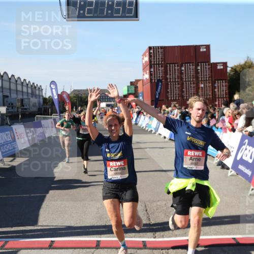 03.10.2025 - Köhlbrandbrückenlauf Jannik Wohlers http://msf.ph/oto/9126332 03.10.2025 13:22:00 Ziel 4291, 5776, 6005, 6237, 6332, 6532, 6684, 6687, 6729 meine-sportfotos.de