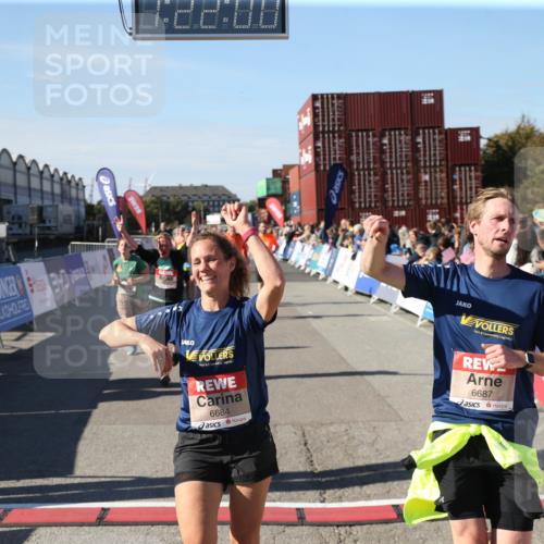 03.10.2025 - Köhlbrandbrückenlauf Jannik Wohlers http://msf.ph/oto/9126341 03.10.2025 13:22:00 Ziel 4291, 5776, 6005, 6237, 6332, 6532, 6684, 6687, 6729 meine-sportfotos.de