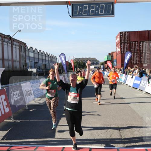 03.10.2025 - Köhlbrandbrückenlauf Jannik Wohlers http://msf.ph/oto/9126348 03.10.2025 13:22:02 Ziel 4291, 5180, 5776, 6005, 6237, 6332, 6684, 6687, 6729 meine-sportfotos.de
