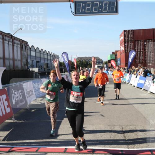 03.10.2025 - Köhlbrandbrückenlauf Jannik Wohlers http://msf.ph/oto/9126349 03.10.2025 13:22:02 Ziel 4291, 5180, 5776, 6005, 6237, 6332, 6684, 6687, 6729 meine-sportfotos.de