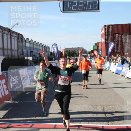 03.10.2025 - Köhlbrandbrückenlauf Jannik Wohlers http://msf.ph/oto/9126352 03.10.2025 13:22:02 Ziel 4291, 5180, 5776, 6005, 6237, 6332, 6684, 6687, 6729 meine-sportfotos.de
