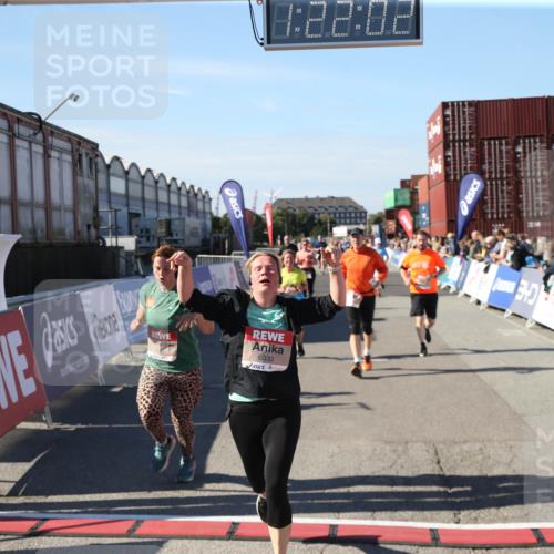 03.10.2025 - Köhlbrandbrückenlauf Jannik Wohlers http://msf.ph/oto/9126354 03.10.2025 13:22:02 Ziel 4291, 5180, 5776, 6005, 6237, 6332, 6684, 6687, 6729 meine-sportfotos.de