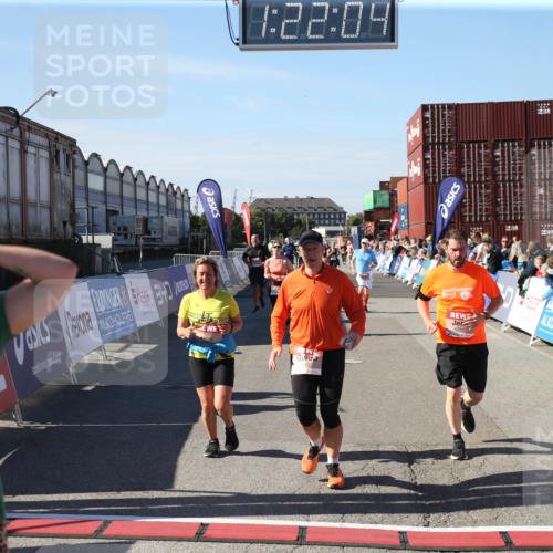 03.10.2025 - Köhlbrandbrückenlauf Jannik Wohlers http://msf.ph/oto/9126370 03.10.2025 13:22:04 Ziel 4291, 4934, 5180, 5776, 6005, 6173, 6237, 6332, 6416, 6684, 6687, 6729 meine-sportfotos.de