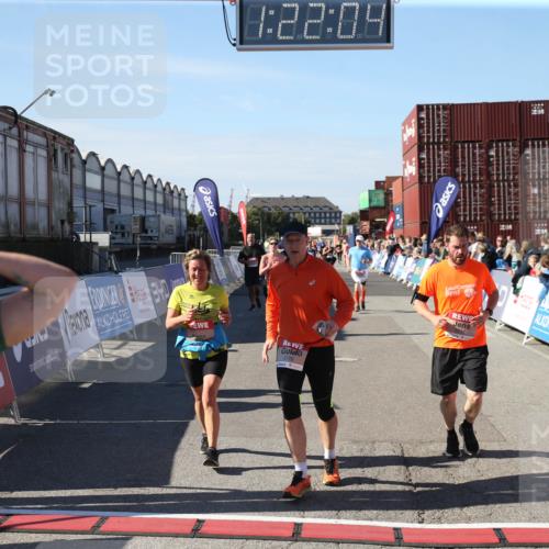 03.10.2025 - Köhlbrandbrückenlauf Jannik Wohlers http://msf.ph/oto/9126371 03.10.2025 13:22:04 Ziel 4291, 4934, 5180, 5776, 6005, 6173, 6237, 6332, 6416, 6684, 6687, 6729 meine-sportfotos.de