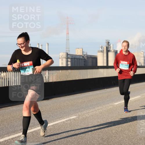 03.10.2025 - Köhlbrandbrückenlauf Lena Gebhardt http://msf.ph/oto/9126376 03.10.2025 09:46:20 Position 2 3316, 1225 meine-sportfotos.de