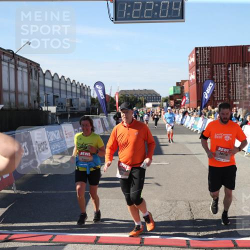 03.10.2025 - Köhlbrandbrückenlauf Jannik Wohlers http://msf.ph/oto/9126379 03.10.2025 13:22:04 Ziel 4291, 4934, 5180, 5776, 6005, 6173, 6237, 6332, 6416, 6684, 6687, 6729 meine-sportfotos.de
