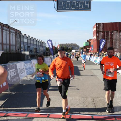 03.10.2025 - Köhlbrandbrückenlauf Jannik Wohlers http://msf.ph/oto/9126381 03.10.2025 13:22:05 Ziel 4291, 4934, 5180, 5776, 6005, 6173, 6237, 6332, 6416, 6684, 6687, 6729 meine-sportfotos.de