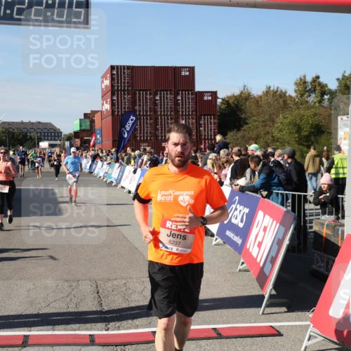 03.10.2025 - Köhlbrandbrückenlauf Jannik Wohlers http://msf.ph/oto/9126385 03.10.2025 13:22:05 Ziel 4291, 4934, 5180, 5776, 6005, 6173, 6237, 6332, 6416, 6684, 6687, 6729 meine-sportfotos.de