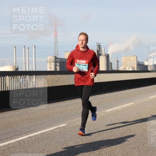 03.10.2025 - Köhlbrandbrückenlauf Lena Gebhardt http://msf.ph/oto/9126390 03.10.2025 09:46:20 Position 2 1225 meine-sportfotos.de