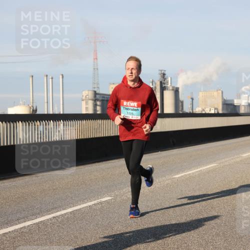 03.10.2025 - Köhlbrandbrückenlauf Lena Gebhardt http://msf.ph/oto/9126392 03.10.2025 09:46:20 Position 2 1225 meine-sportfotos.de