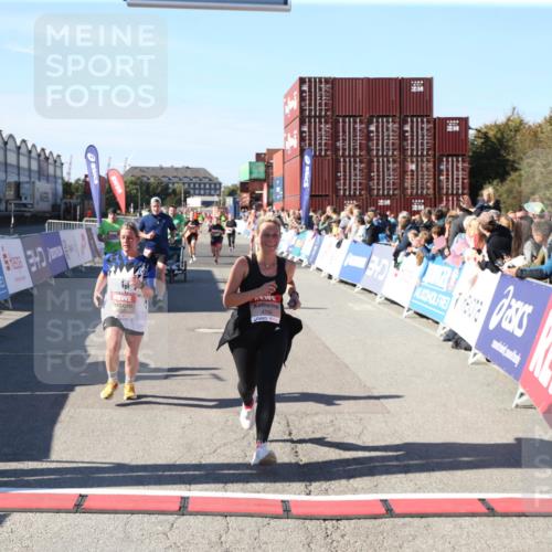 03.10.2025 - Köhlbrandbrückenlauf Jannik Wohlers http://msf.ph/oto/9126396 03.10.2025 13:22:14 Ziel 4239, 4706, 4934, 5072, 5180, 5235, 5400, 5401, 5720, 6173, 6237, 6416, 6531, 6729 meine-sportfotos.de
