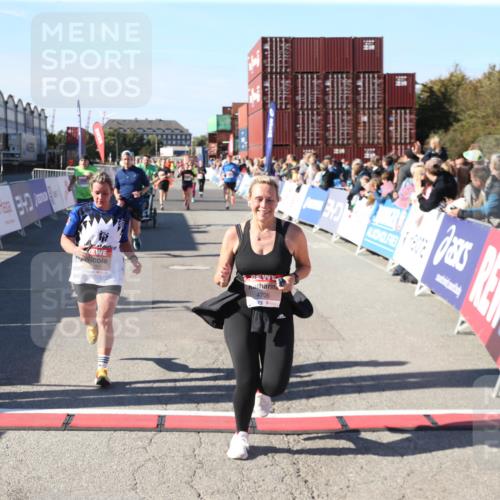 03.10.2025 - Köhlbrandbrückenlauf Jannik Wohlers http://msf.ph/oto/9126409 03.10.2025 13:22:14 Ziel 4239, 4706, 4934, 5072, 5180, 5235, 5400, 5401, 5720, 6173, 6237, 6416, 6531, 6729 meine-sportfotos.de