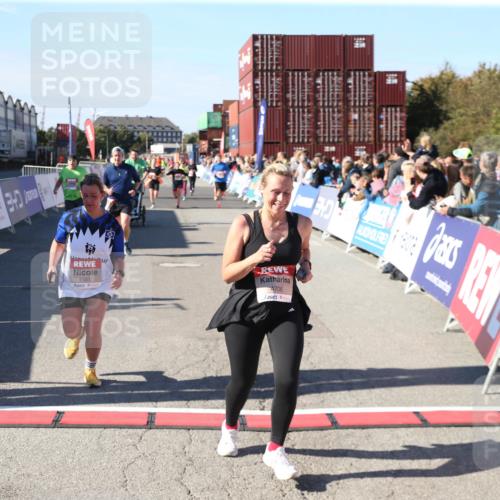 03.10.2025 - Köhlbrandbrückenlauf Jannik Wohlers http://msf.ph/oto/9126410 03.10.2025 13:22:14 Ziel 4239, 4706, 4934, 5072, 5180, 5235, 5400, 5401, 5720, 6173, 6237, 6416, 6531, 6729 meine-sportfotos.de