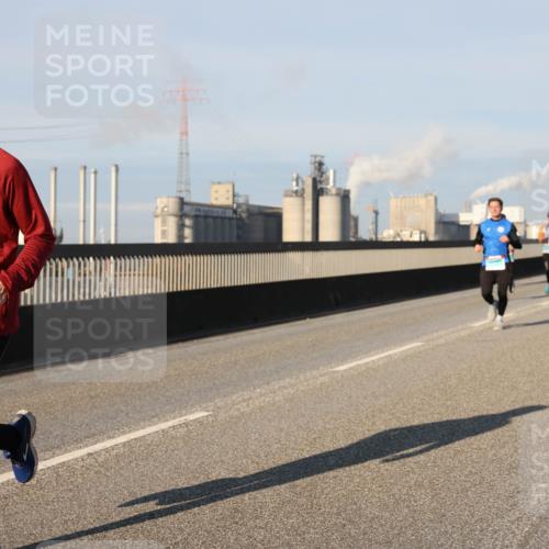 03.10.2025 - Köhlbrandbrückenlauf Lena Gebhardt http://msf.ph/oto/9126411 03.10.2025 09:46:21 Position 2 1225 meine-sportfotos.de